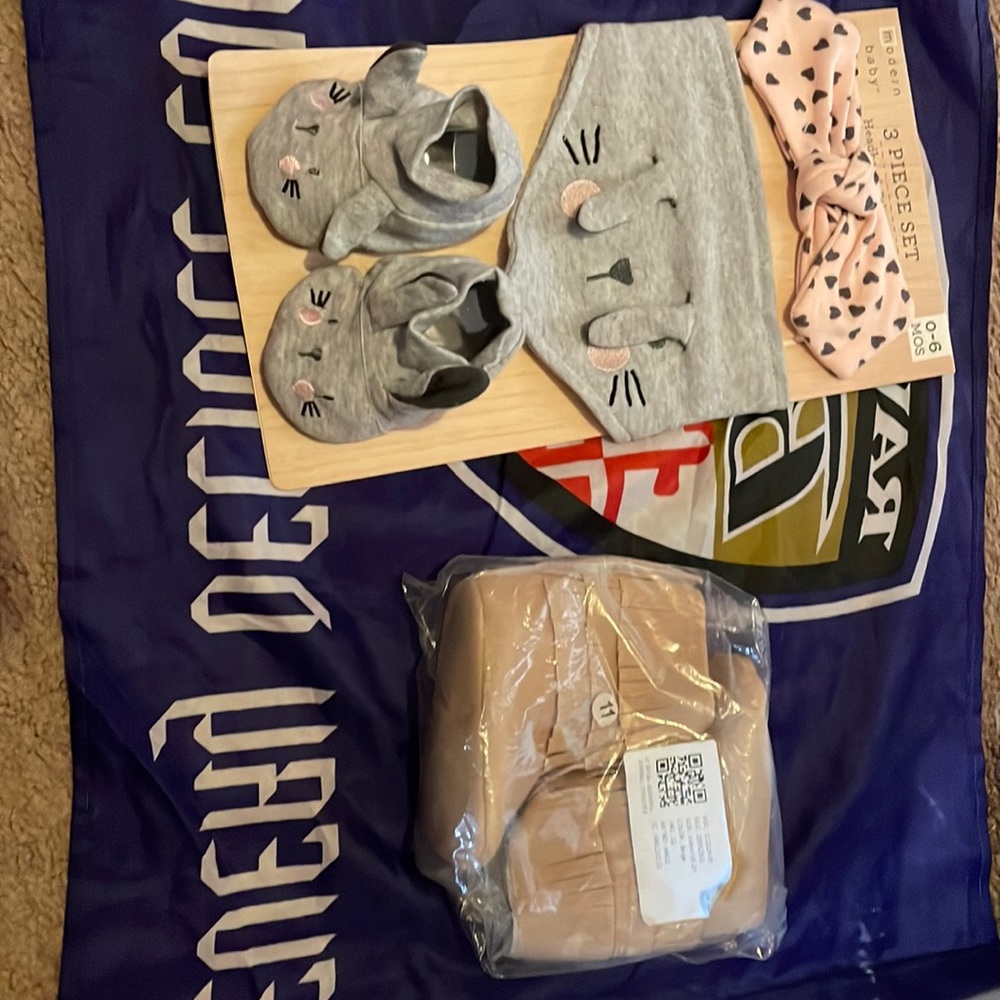 Infant bundle shoes and bib set